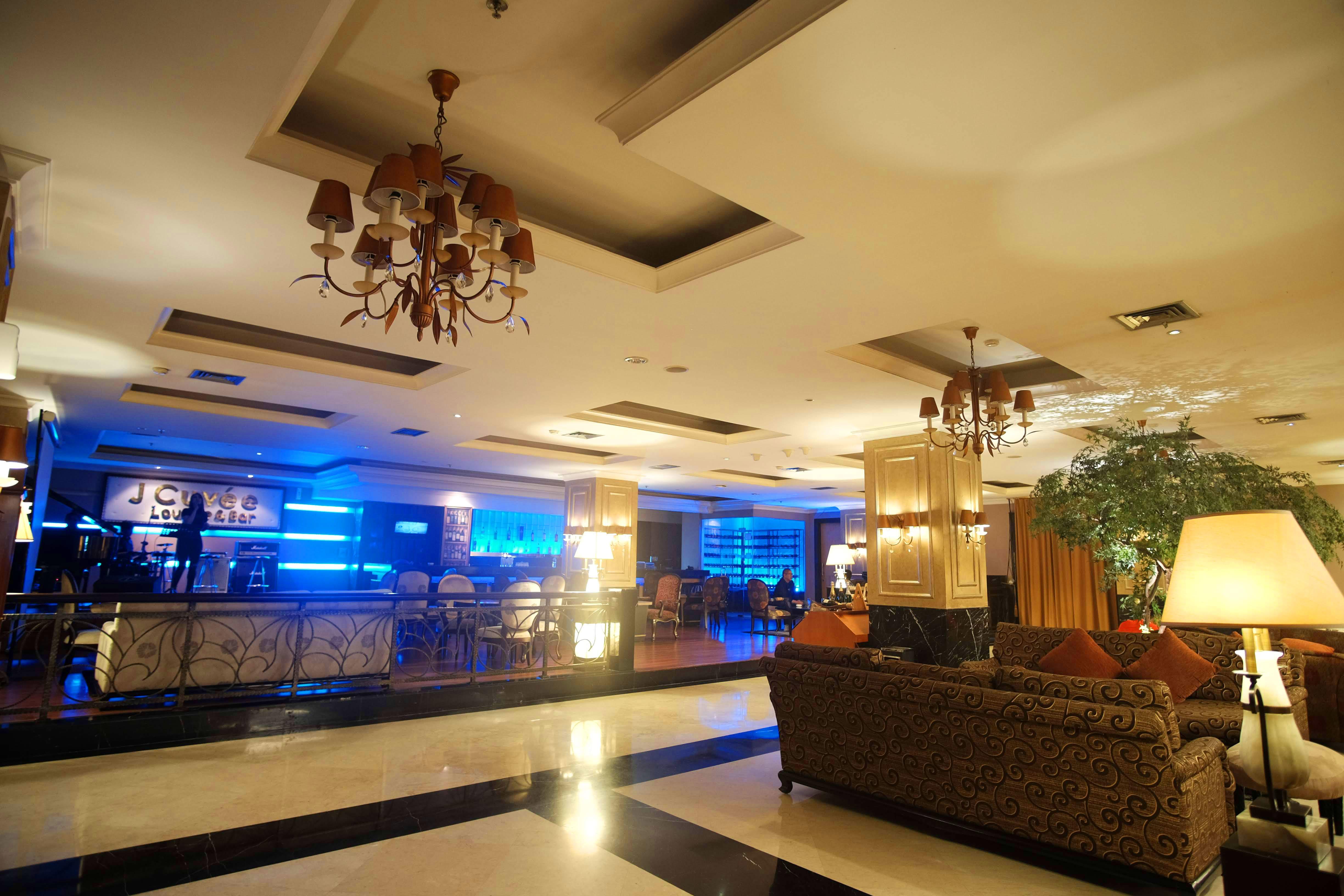 Grand Jatra Hotel Pekanbaru Exterior photo