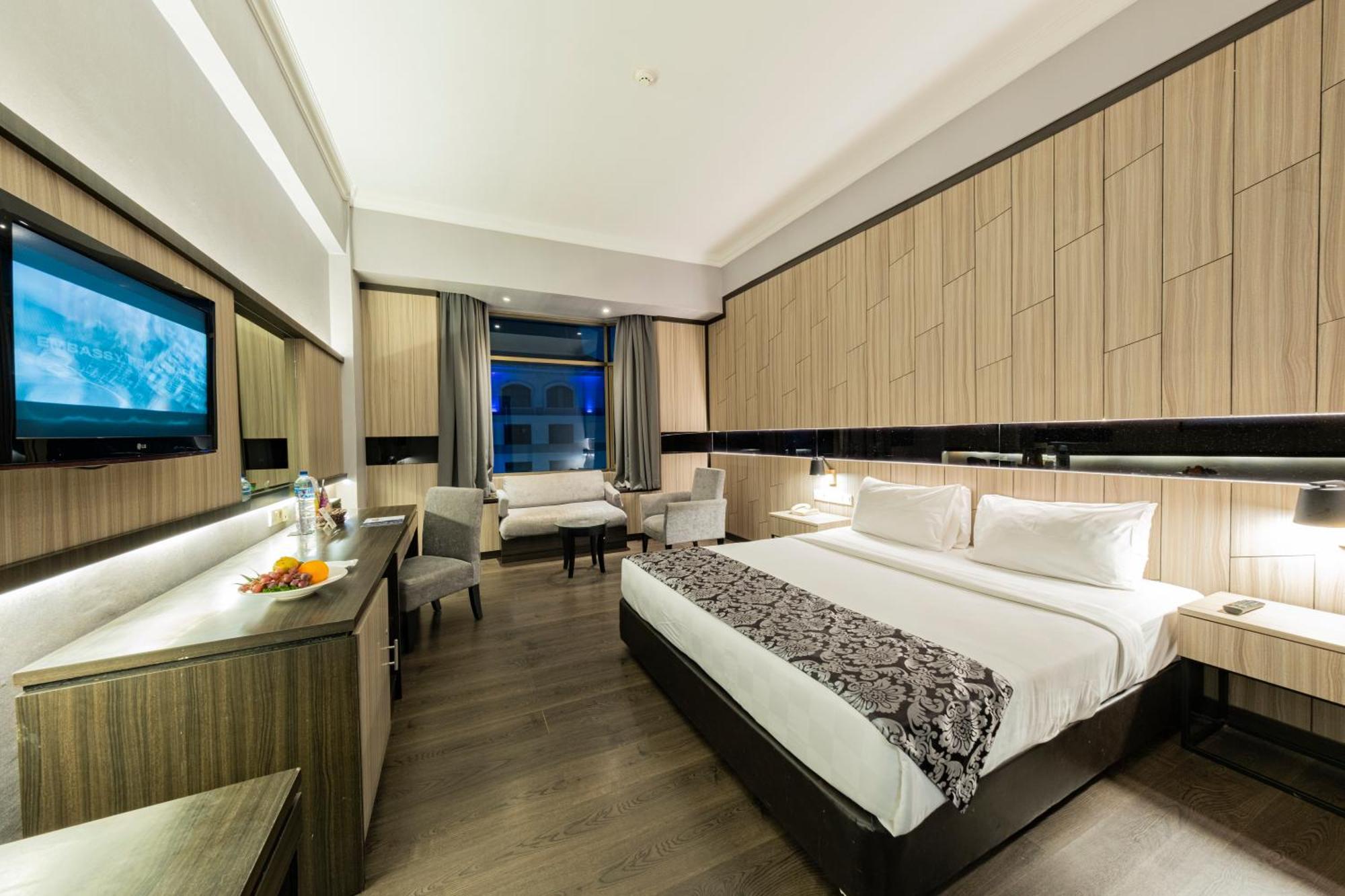 Grand Jatra Hotel Pekanbaru Exterior photo