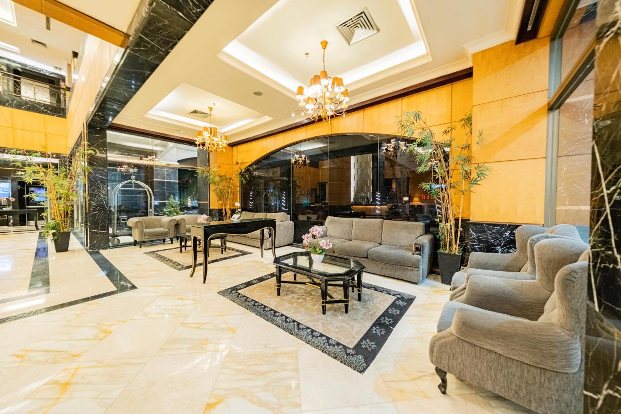 Grand Jatra Hotel Pekanbaru Exterior photo