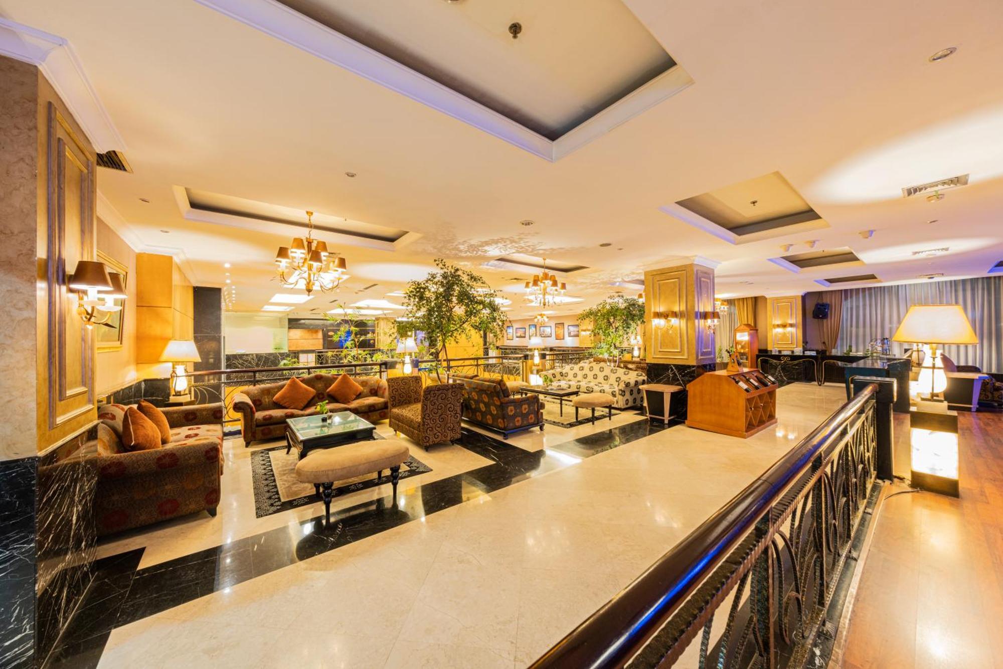 Grand Jatra Hotel Pekanbaru Exterior photo