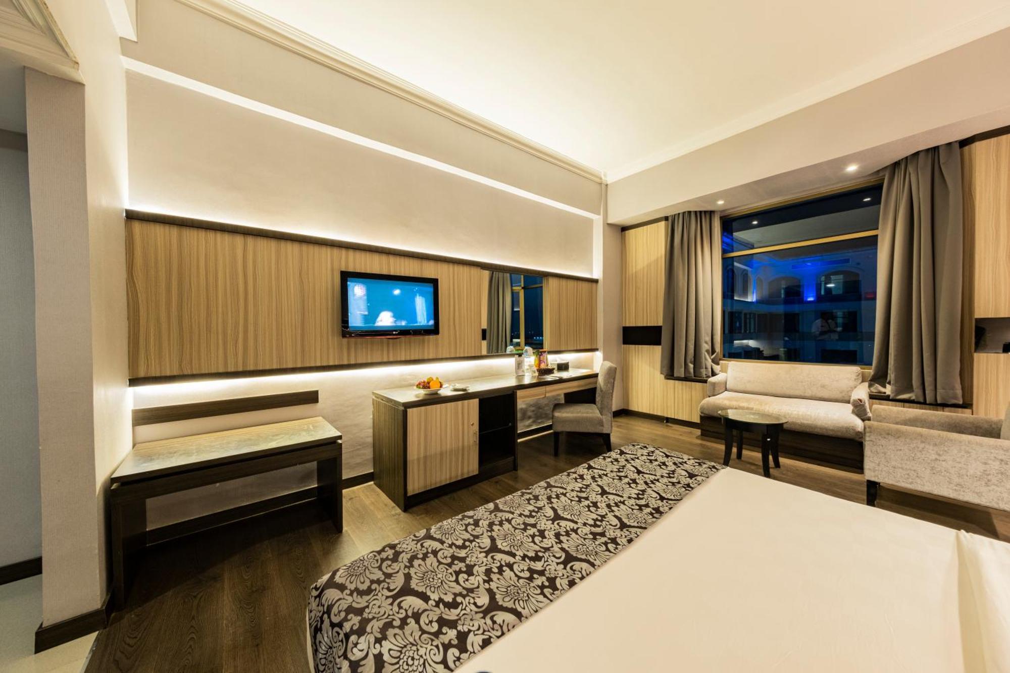 Grand Jatra Hotel Pekanbaru Exterior photo