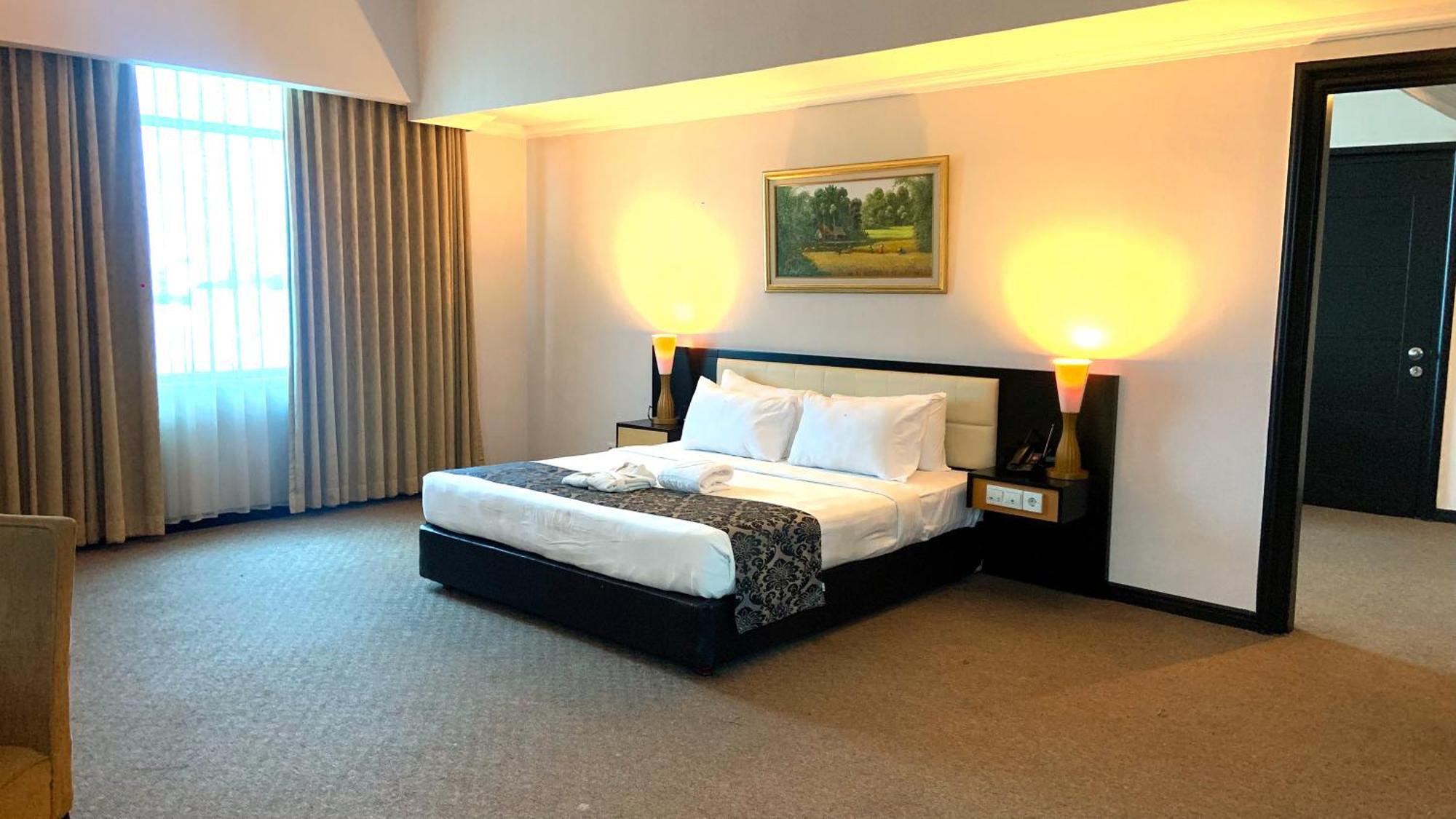 Grand Jatra Hotel Pekanbaru Exterior photo