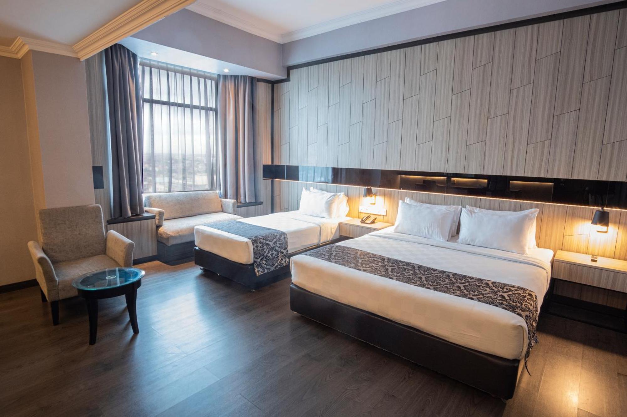 Grand Jatra Hotel Pekanbaru Exterior photo
